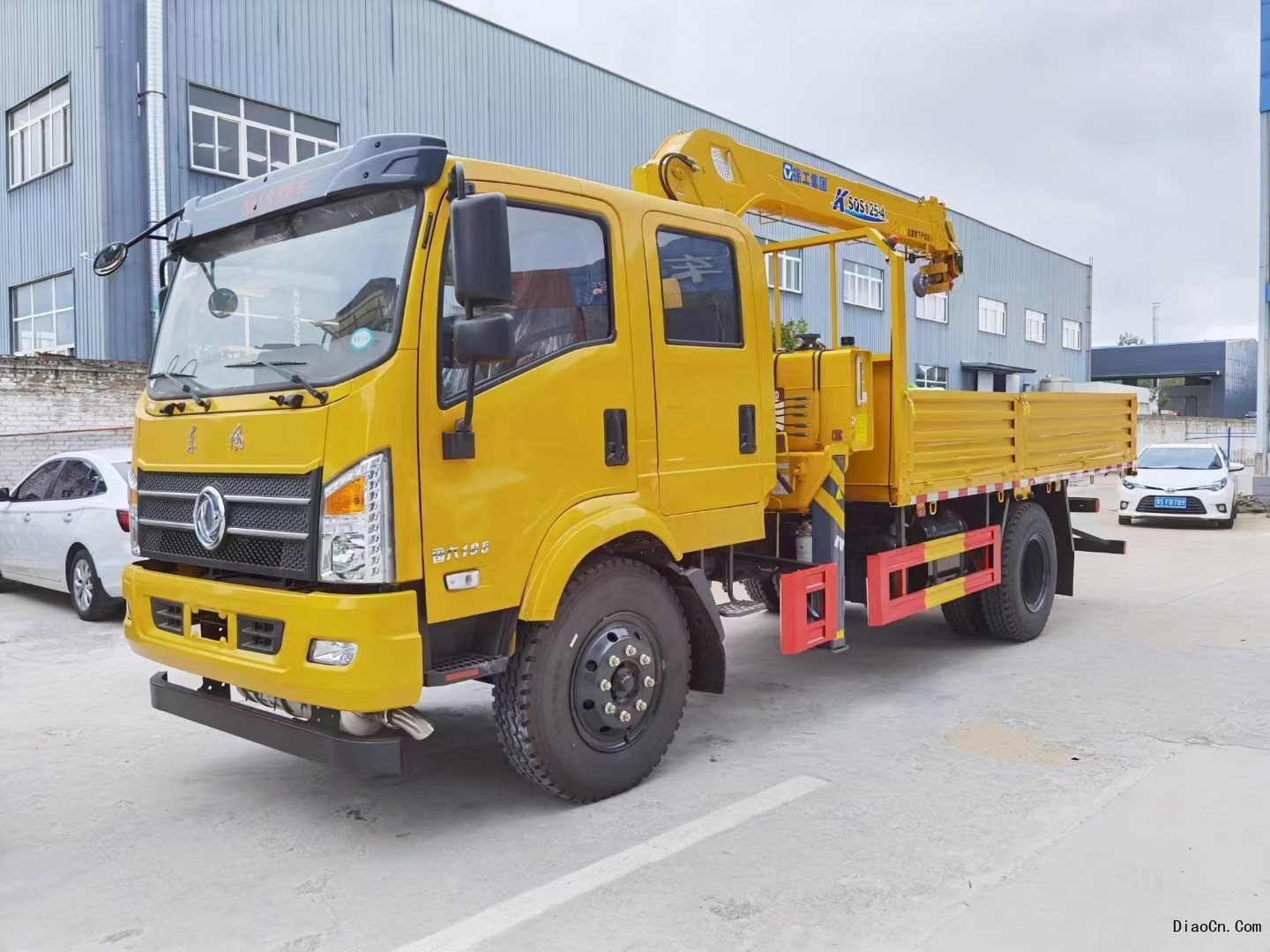 2023年新款隨車吊廠家報價 8噸-12噸徐工隨車起重運輸車多少錢一輛？